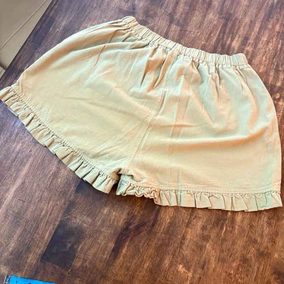 NATURAL COTTON New Boutique Green Pull On Cotton Shorts with Ruffle Hems! Large - Picture 3 of 9